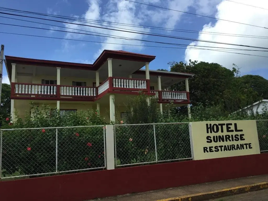 Sunrise Paradise/Carlito´s Place