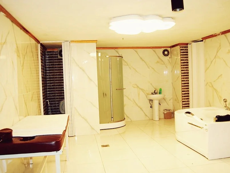 Al Nabarees Al Raqi Furnished Units