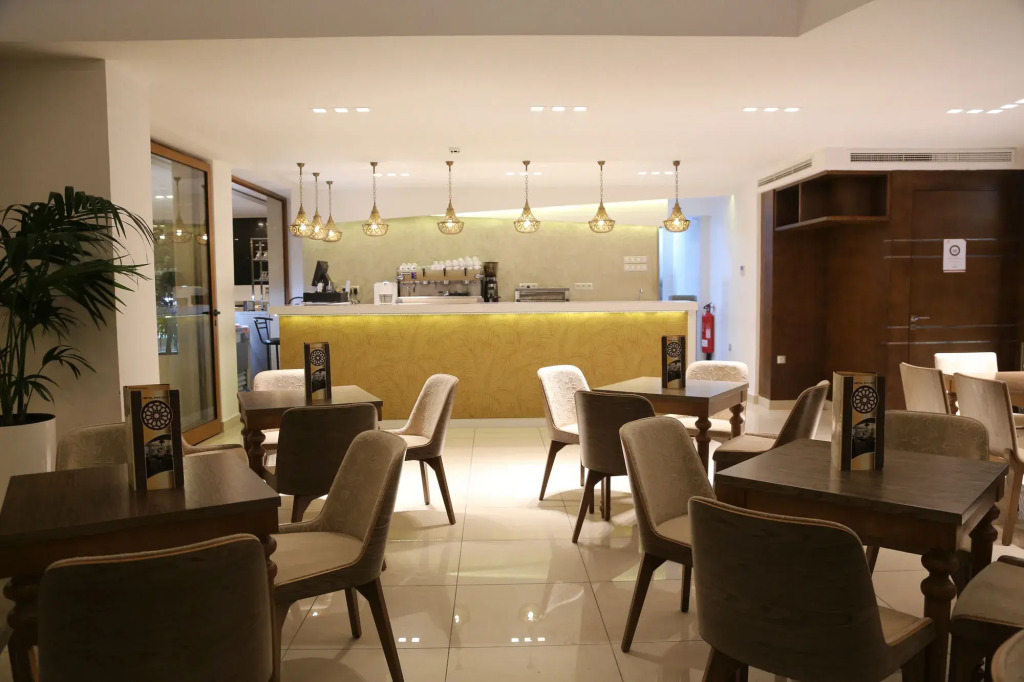 Hotel A44