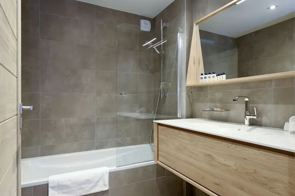 Le C Residence Apartment T4 Cabins A06