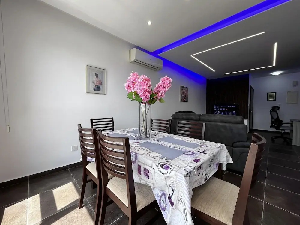 02 LIM - Stay Neo Coast Apartment