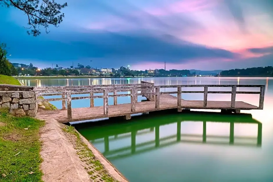 Nature Hotel - Pham Hong Thai
