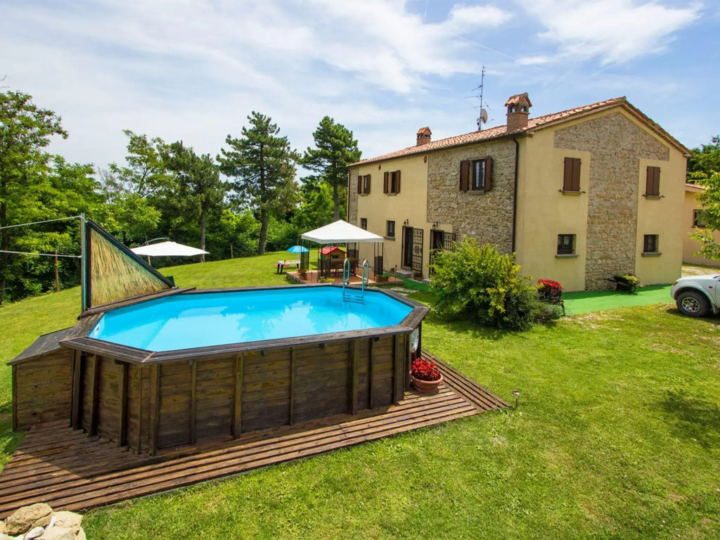 Villa in Tavoleto with pool
