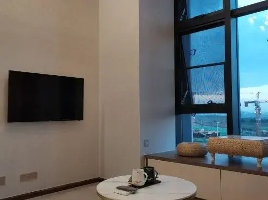 Lakeside Holiday Hotel (Kunming Sunac Dianchi Houhai Branch)