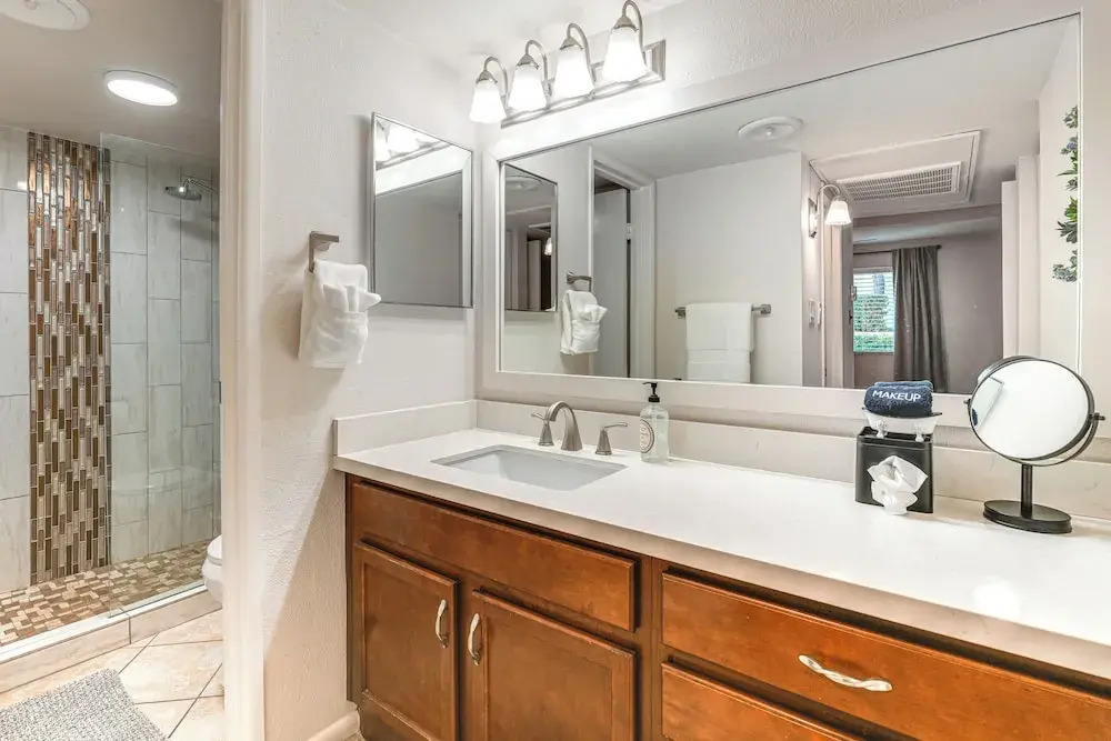 < 1 Mi to Old Town Scottsdale: Condo w/ Patio