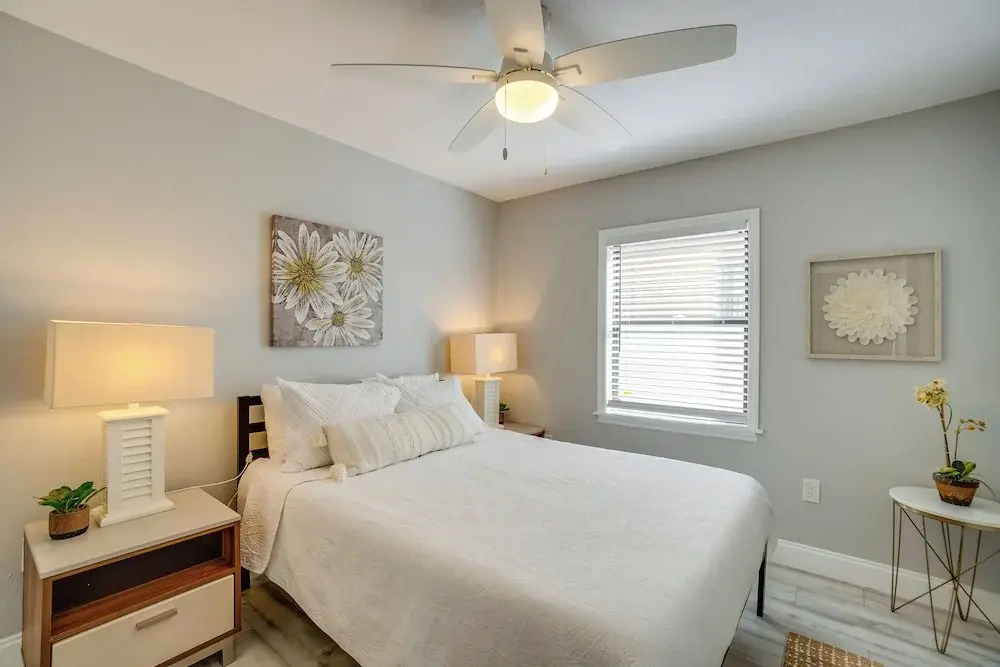 4 Mi to Siesta Key: Family Getaway w/ Balcony