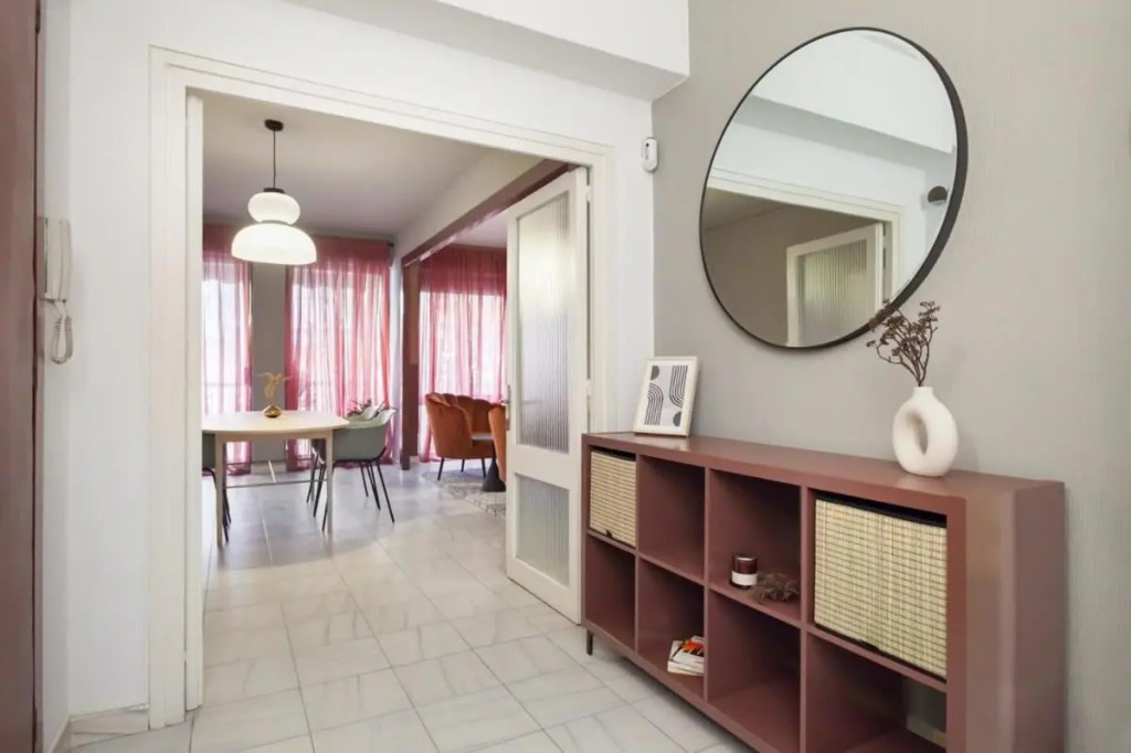 Sagrada Familia- Fantastic Bold Catalan 3 Bedroom Balcony