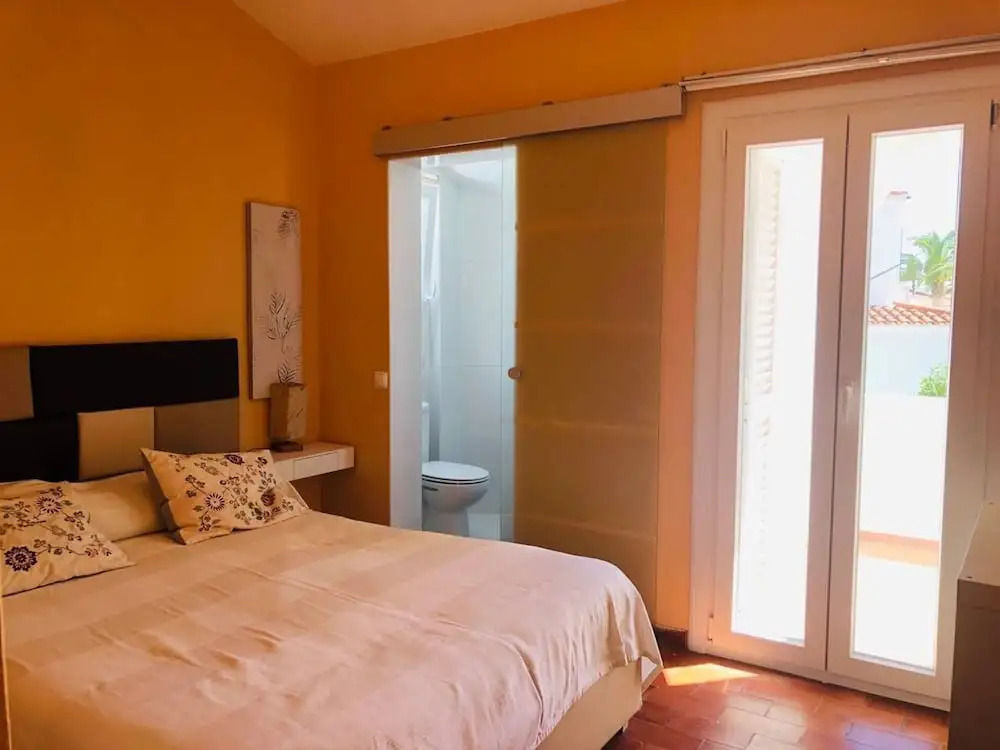 Remarkable 3-bed House in Albufeira