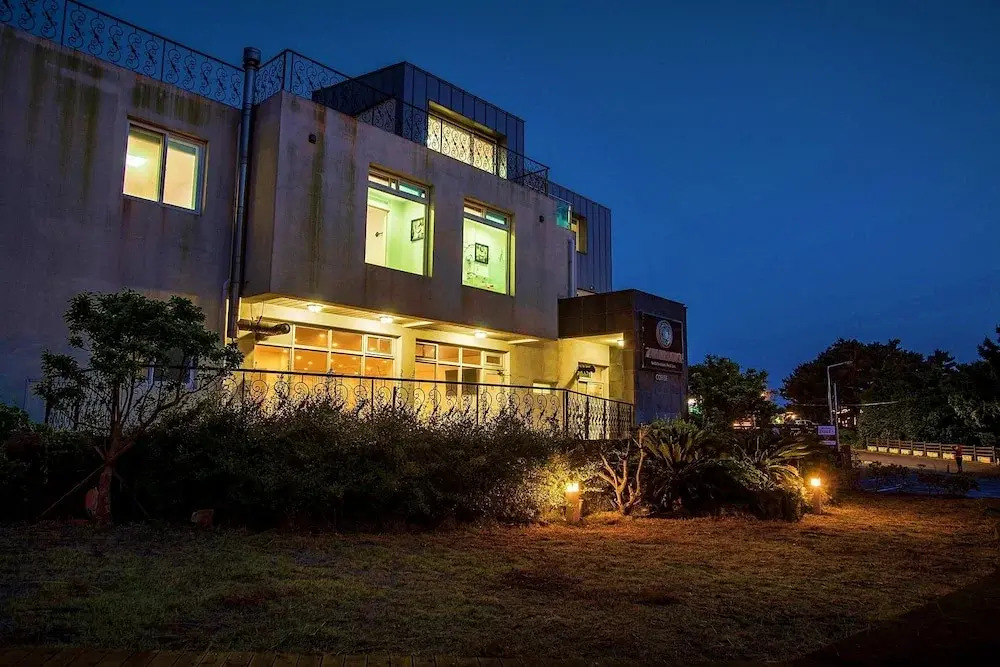 Engedi House