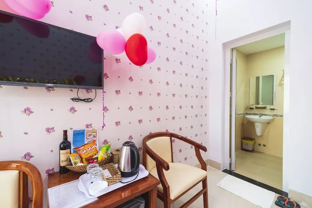 Paradise Hotel