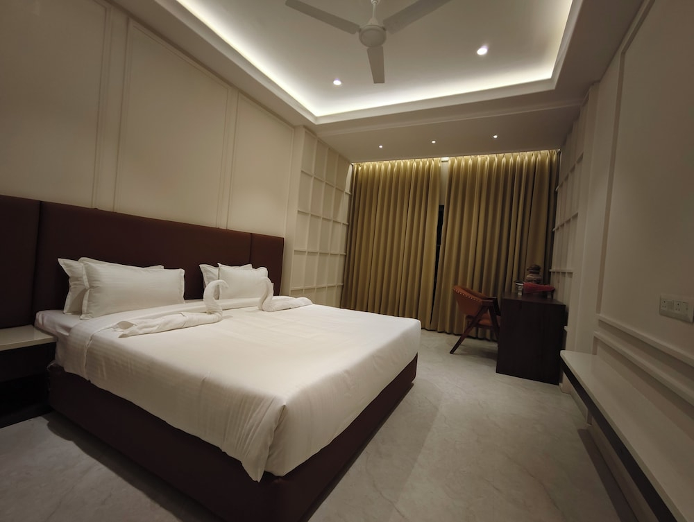 Aceotel Premier Srinivasa, Ujjain