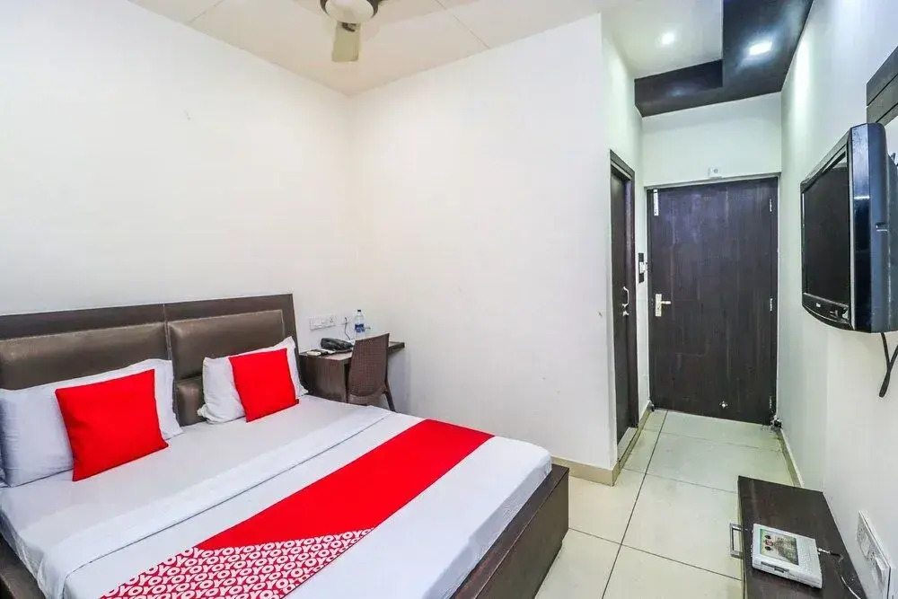 Oyo 31023 Hotel Sartaj