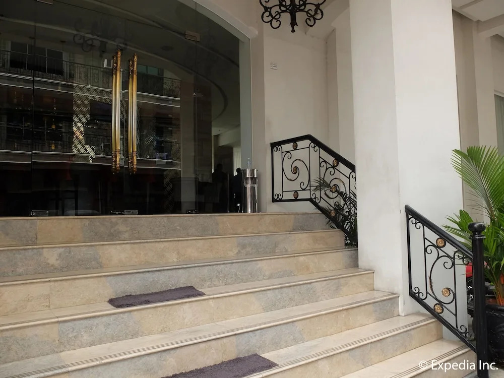 The penthouse hotel and residences