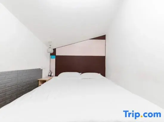 Siyu Select Hotel (Lujiazui Pudian Road Subway Station)