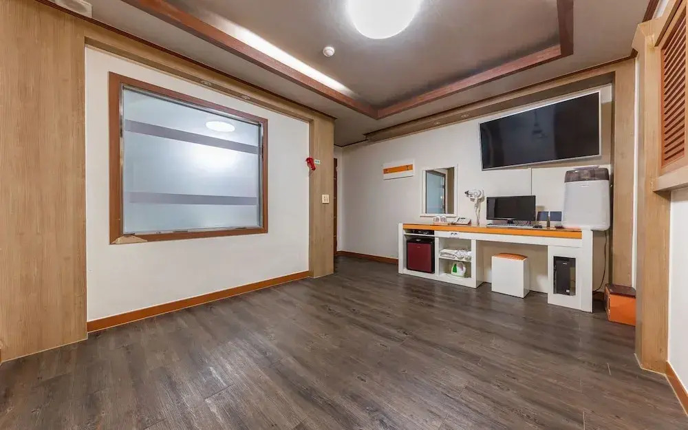 Jecheon Queen Motel