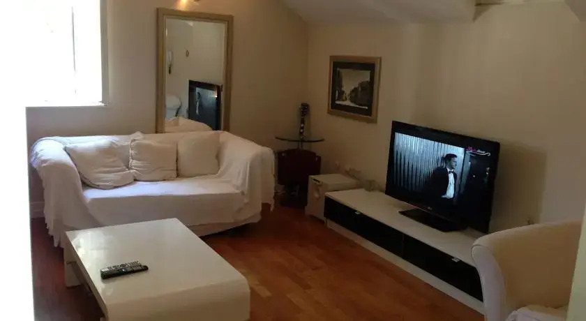 London Apartment