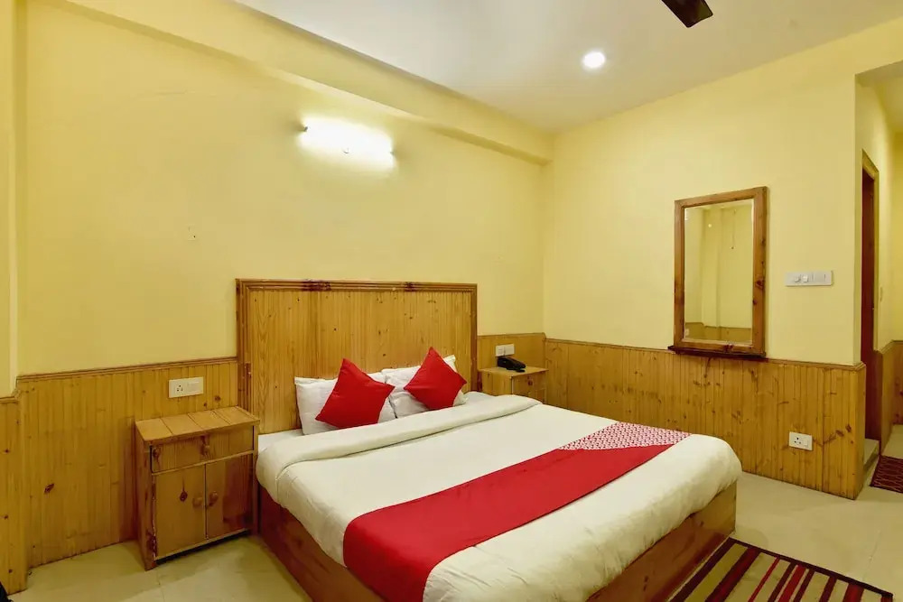 OYO 16988 Hotel White Orchid