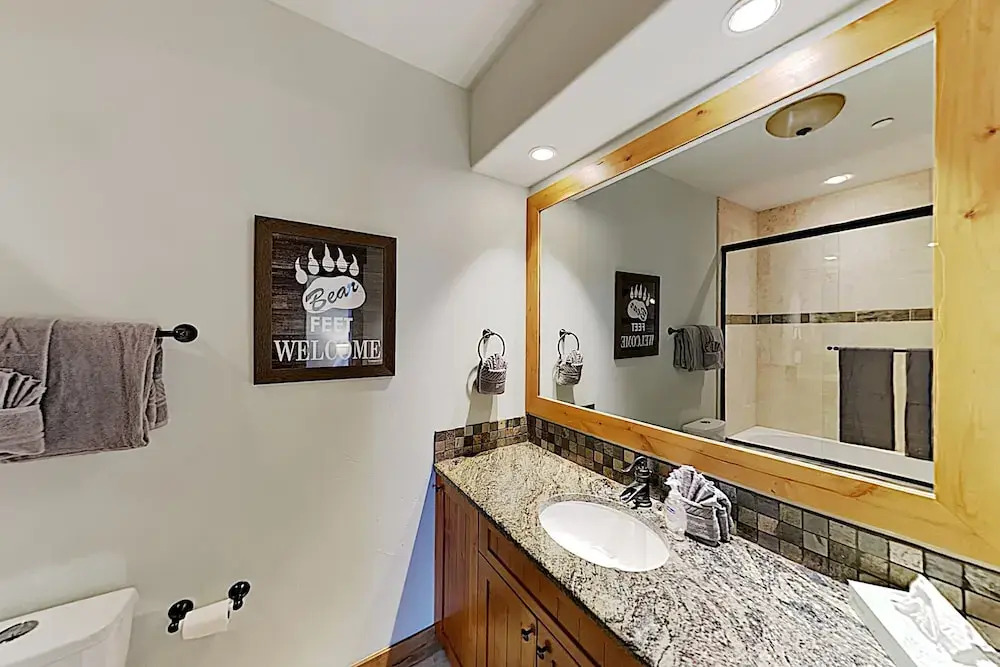 Luxe Mountain Getaway - 3 Blocks To Main Street! 1 Bedroom Condo