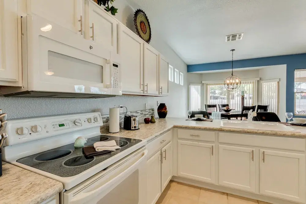 Windstream - 2 Br home by RedAwning