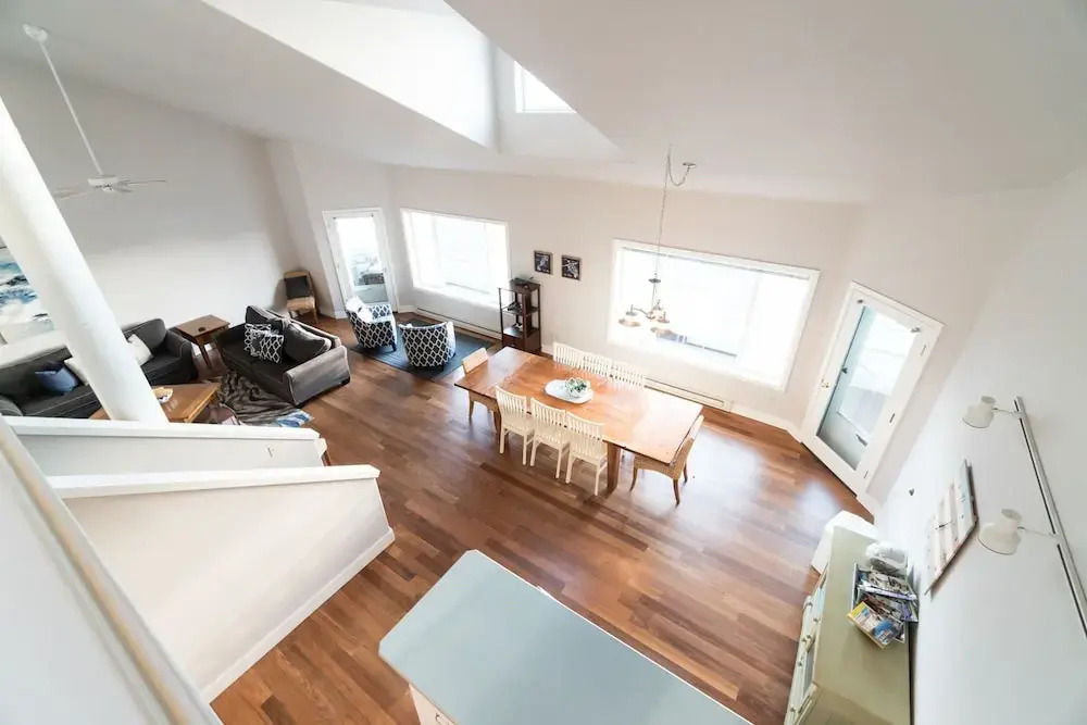 SeaQuell 3 Br condo by RedAwning