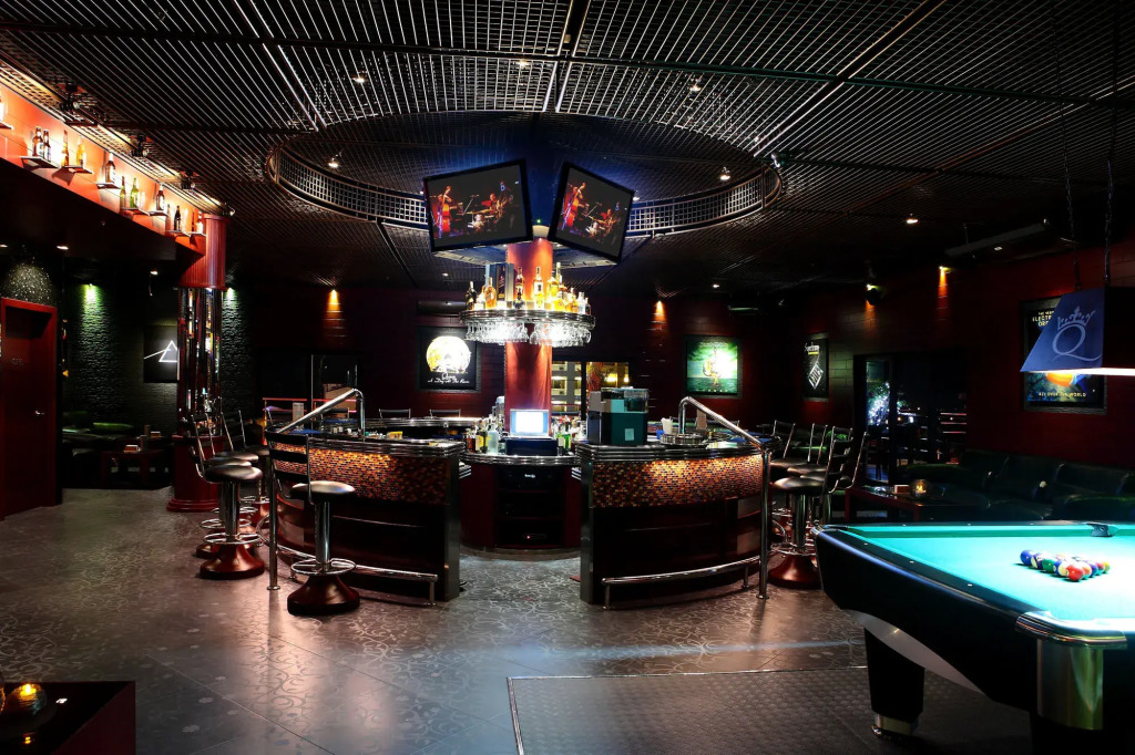 Queens Hotel Angeles City