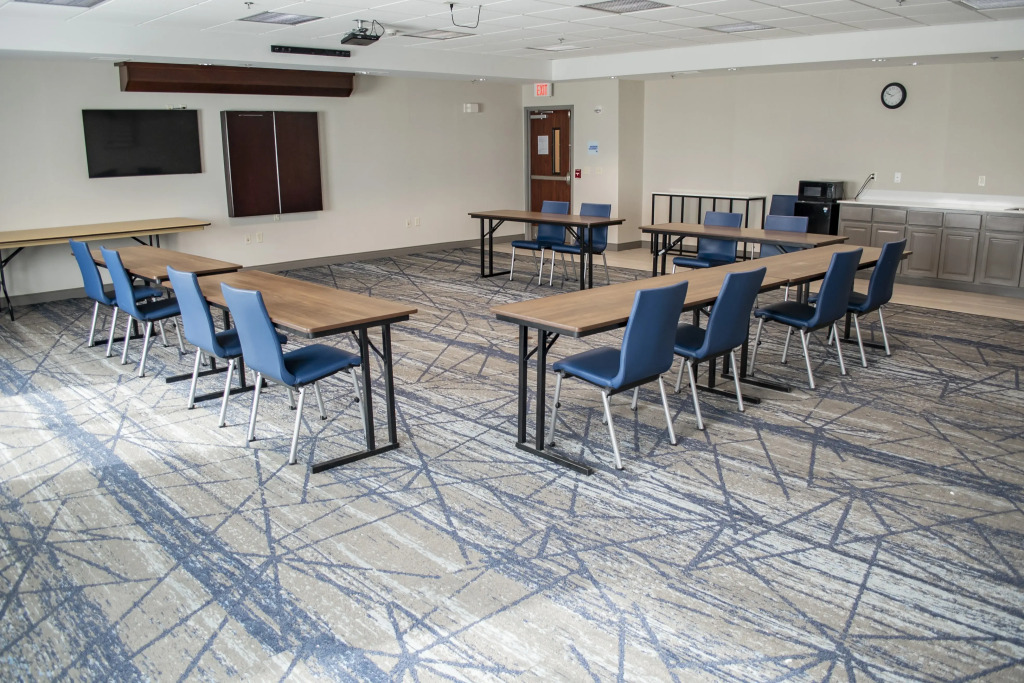 Holiday Inn Express & Suites - Mason City by IHG
