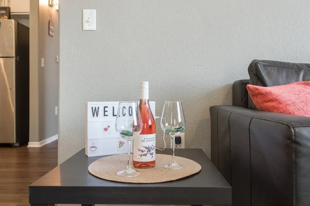 Quiet Home in Sunny Silverado 15 Minutes to Strip!