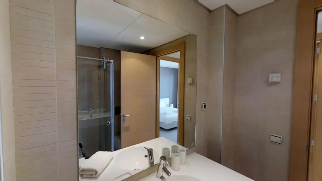 8671 - Luxurious Apartment With Spa Area
