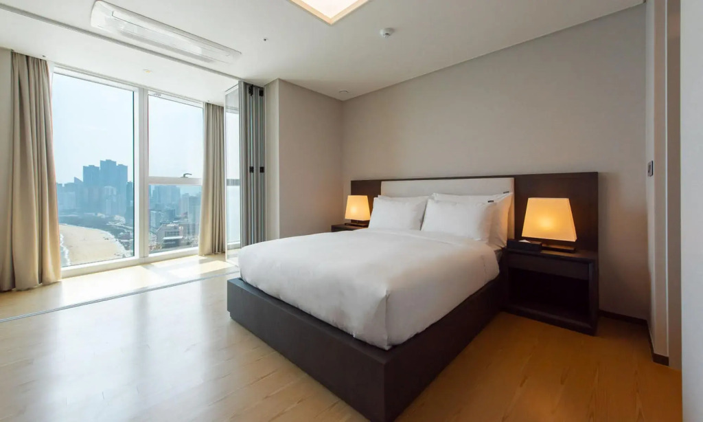 BEACH PREMIUM SUITE (70C/71B Type)