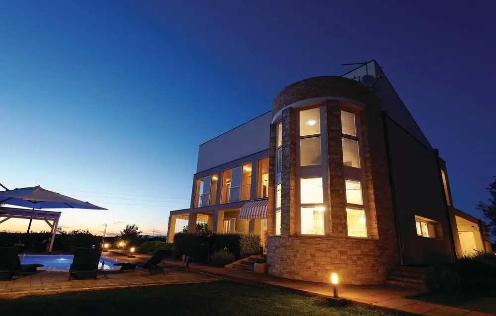 Luxurious Home In Debeljak With Sauna