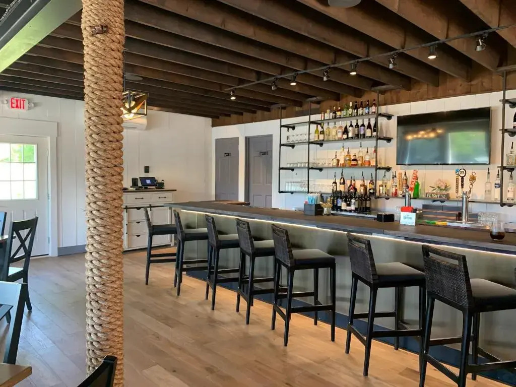 Smugglers Cove Inn