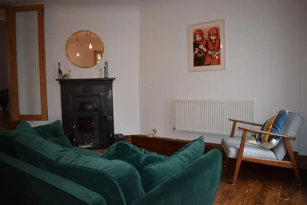 2 Bedroom House on James Street Sleeps 4