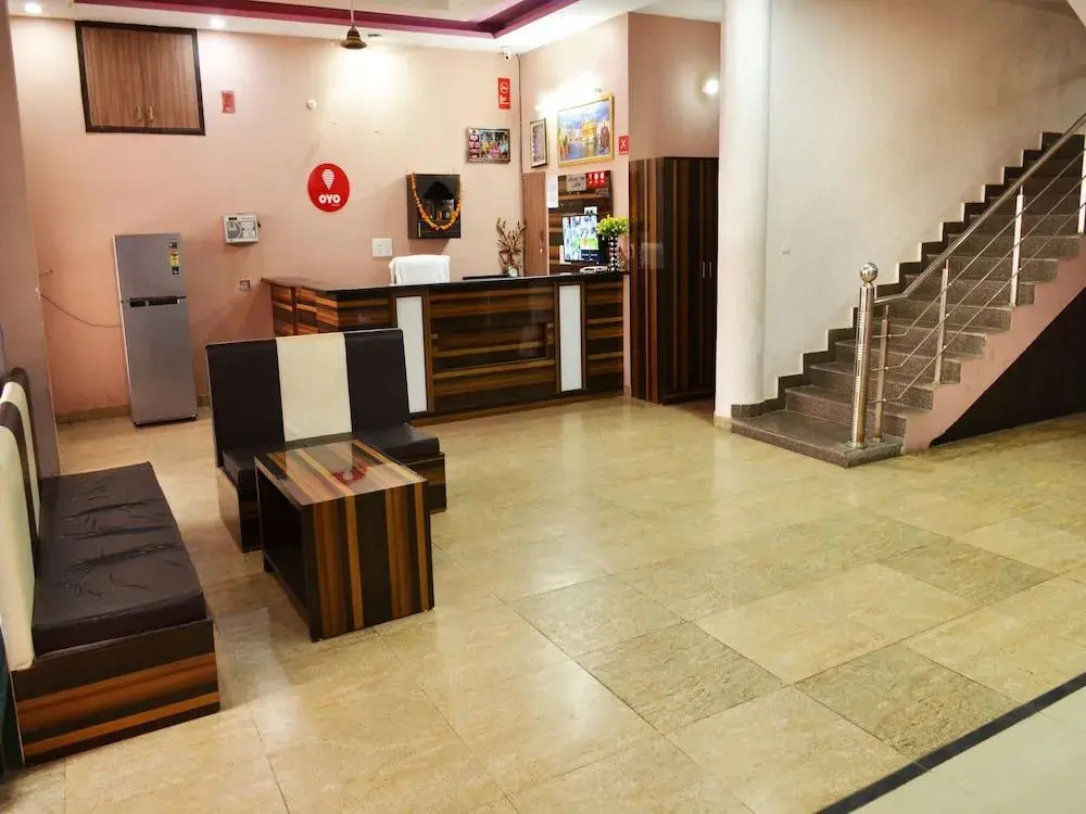 OYO 5809 Empire Inn