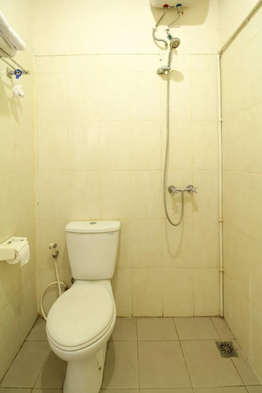 OYO 734 Tuban Torres Accomodation