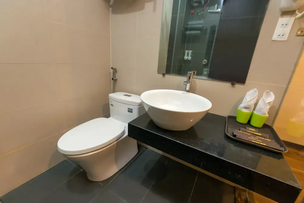Thang Long Hotel by OYO Rooms