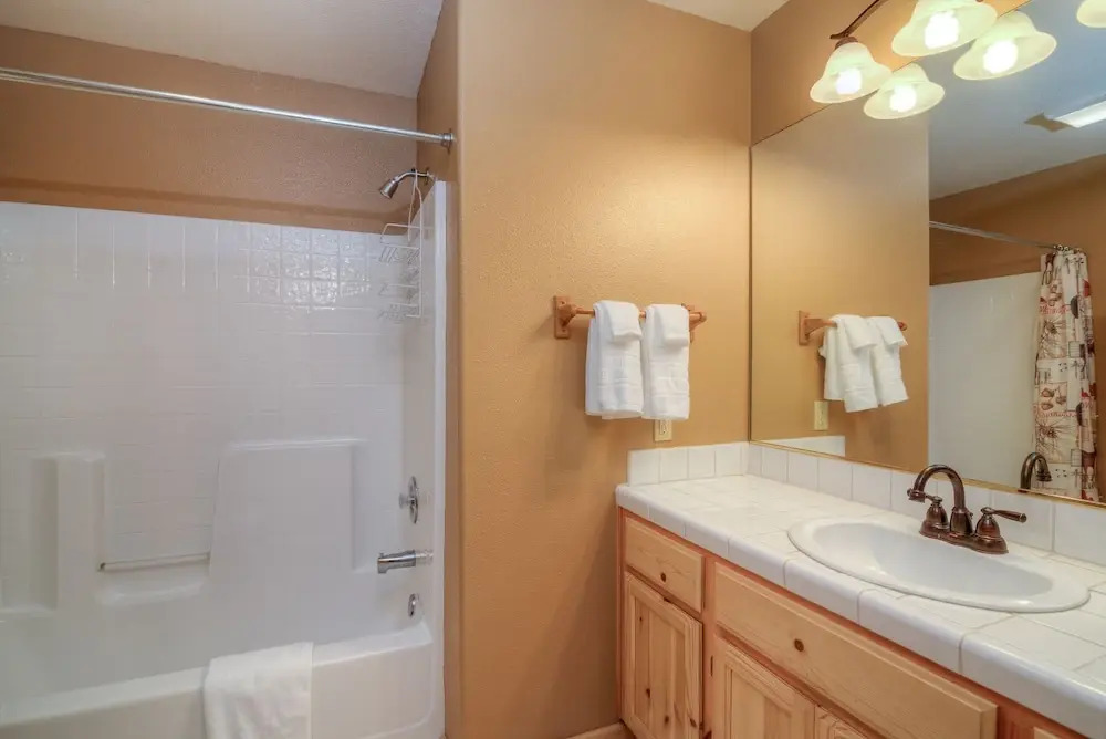 3BR Pine Forest House in Truckee Tahoe Donner by RedAwning