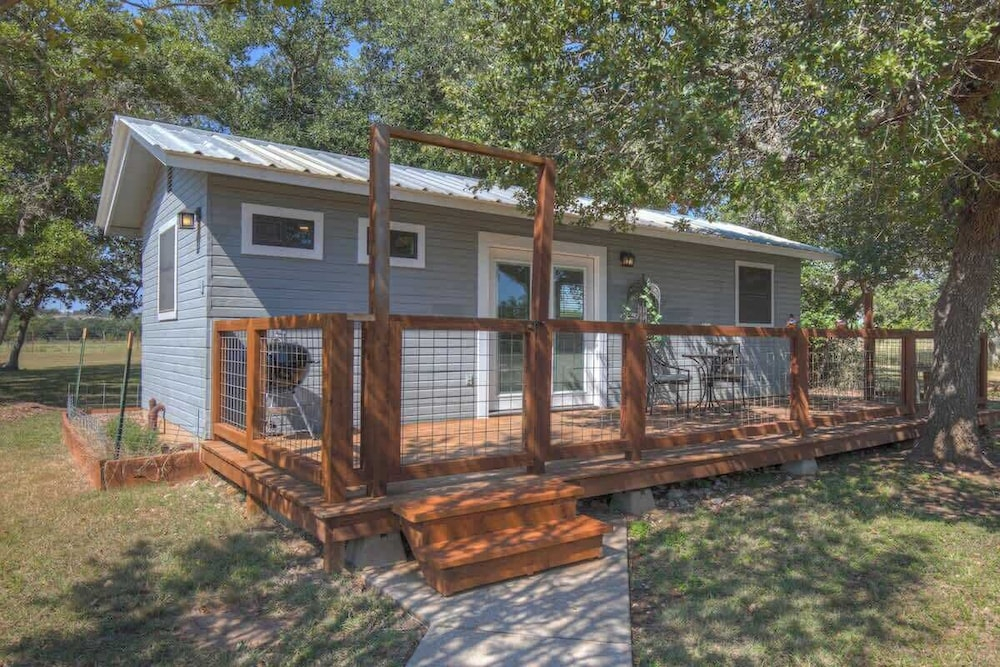 Grey Haus Casita-peaceful Hill Country Views!