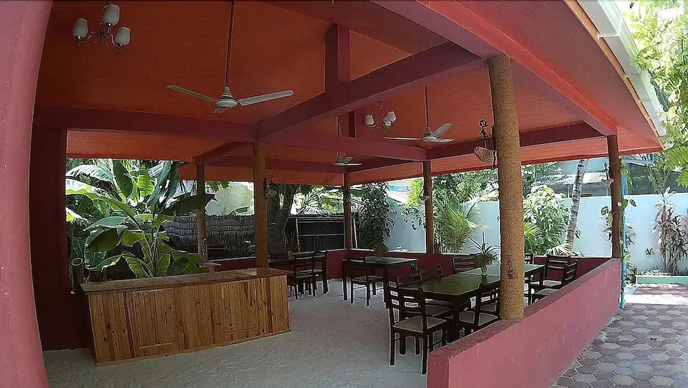 Magoodhoo Inn