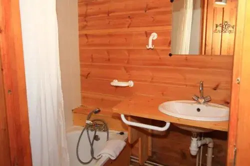 Le Barlèt:2/3 pers Hameau des Chazals Nevache Hautes Alpes