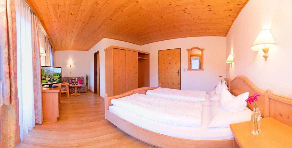 Hotel Christoph Tiroler B&B