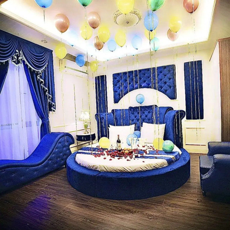 Royal Hotel II