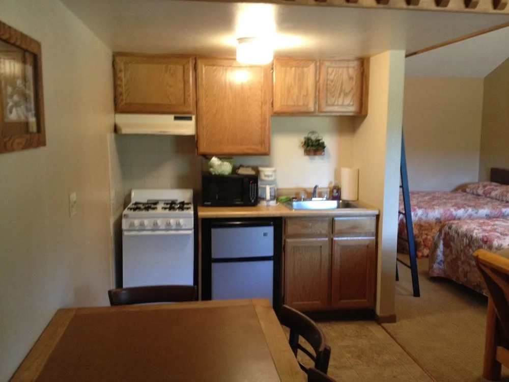 Elk Creek Resort