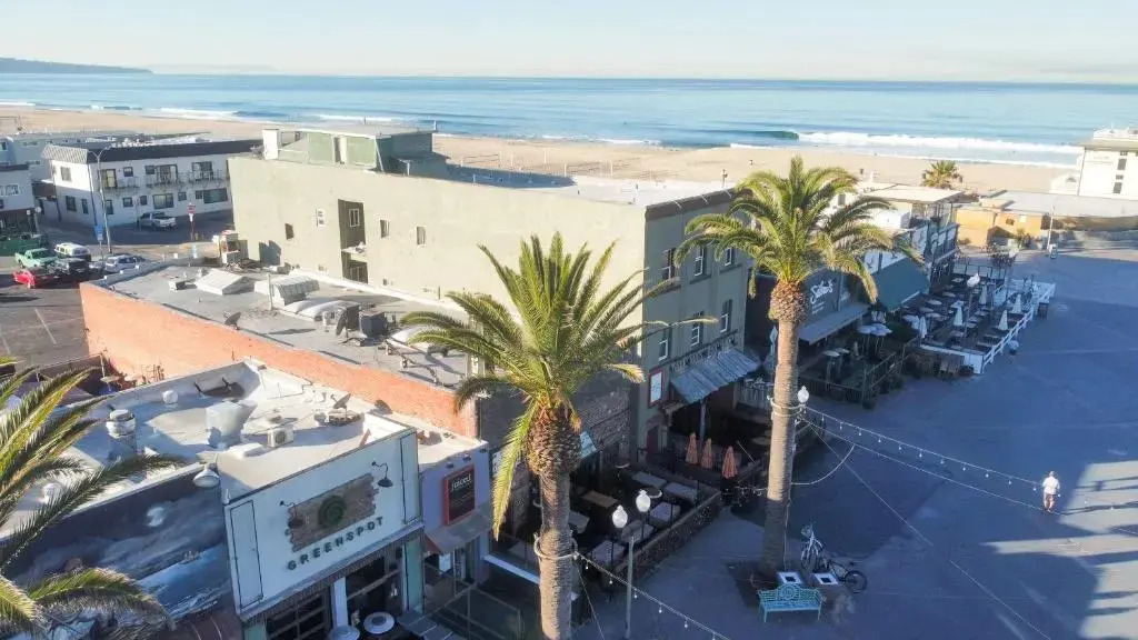 ITH Hermosa Beach Surf Hostel LAX