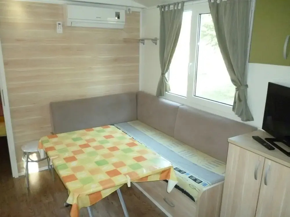 Mobile Home Pisak-directly on the Pebble Beach