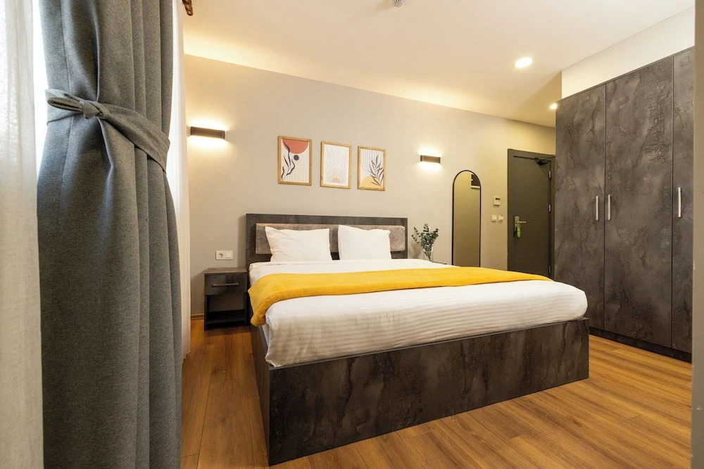 BRANDROOM HOTEL
