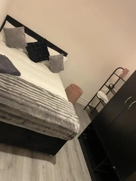 Impeccable 2-bed House in Liverpool