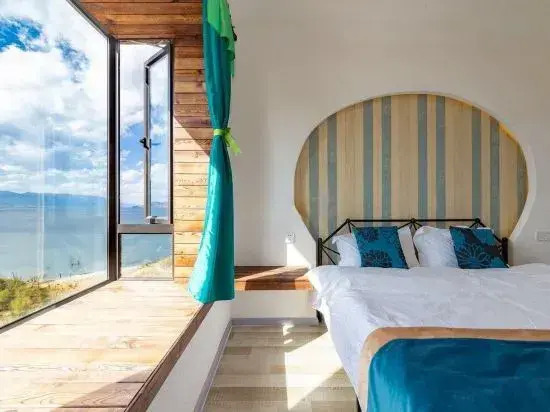 Dali Cloud Habitat Sea view apartment