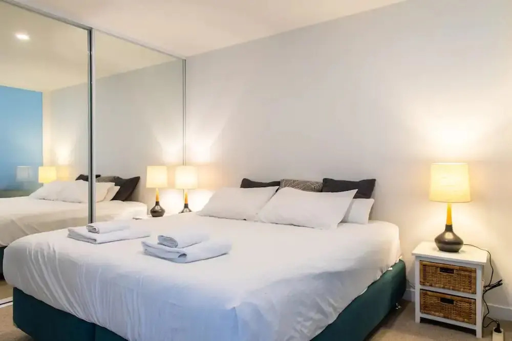 Modern 1 Bedroom Apartment in North Melbourne