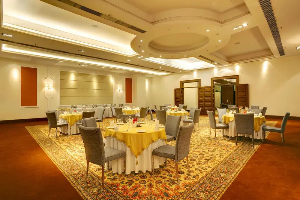 Welcom Bella Vista Chandigarh Hotel