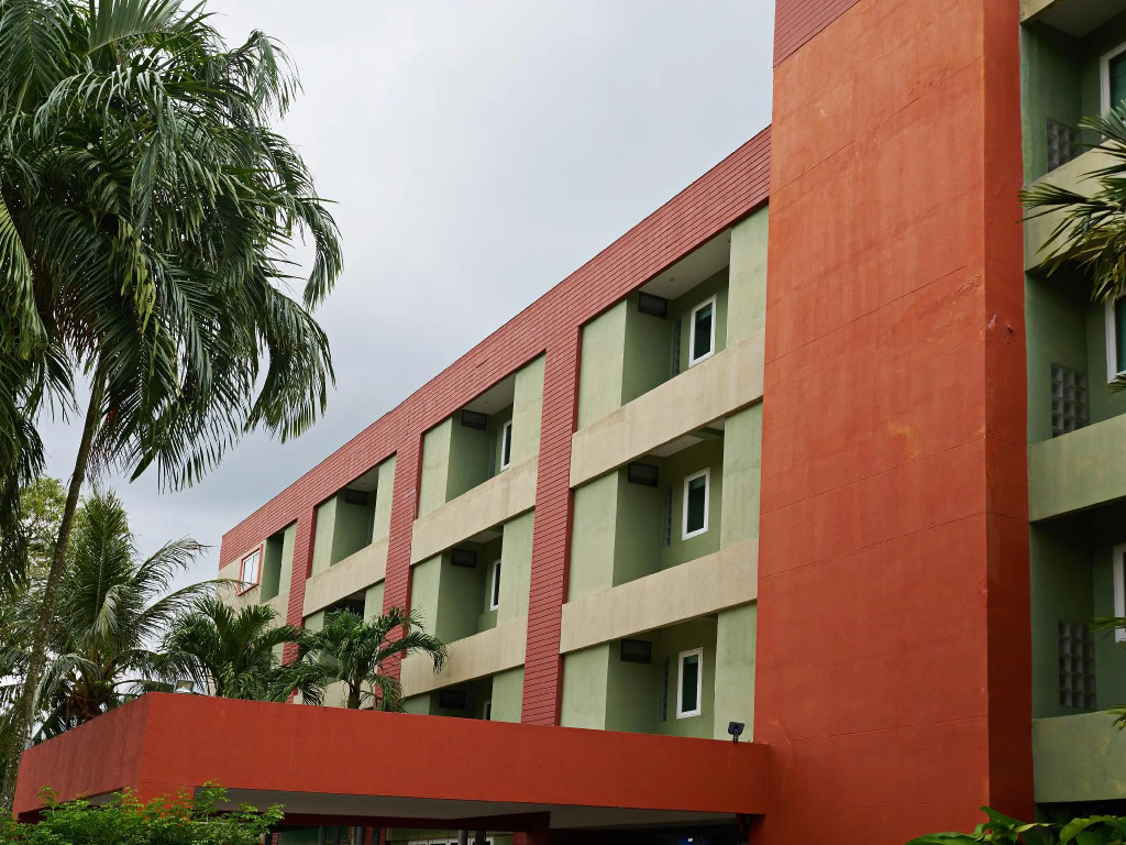 Phuket Ecozy Hotel